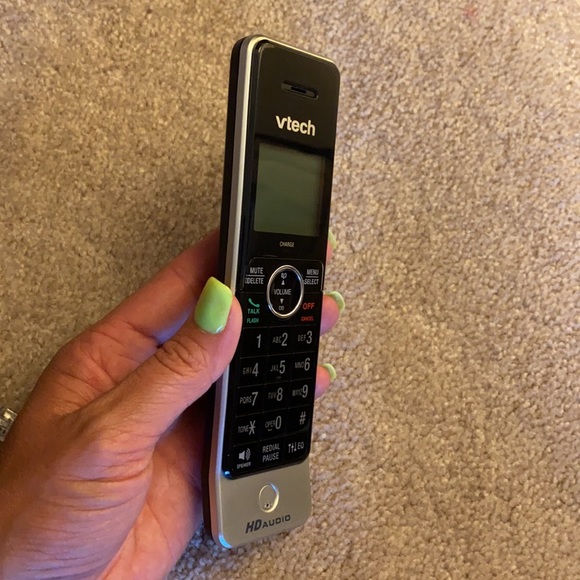 3 handset cordless digital phone set - Picture 9 of 9